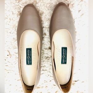 Softspots All day comfort Women Dark Tan Platform 1” Size 8.5 M